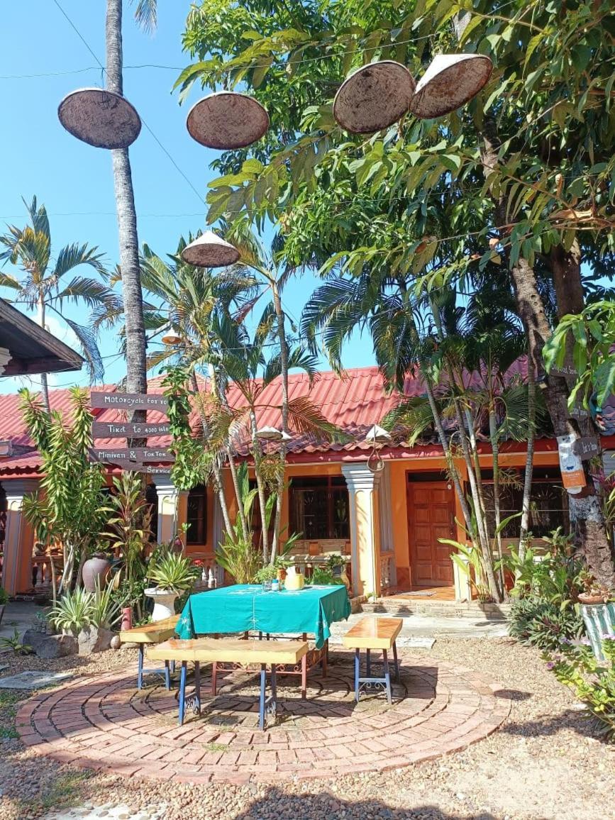Khamphouy Guesthouse Champasak Exterior foto